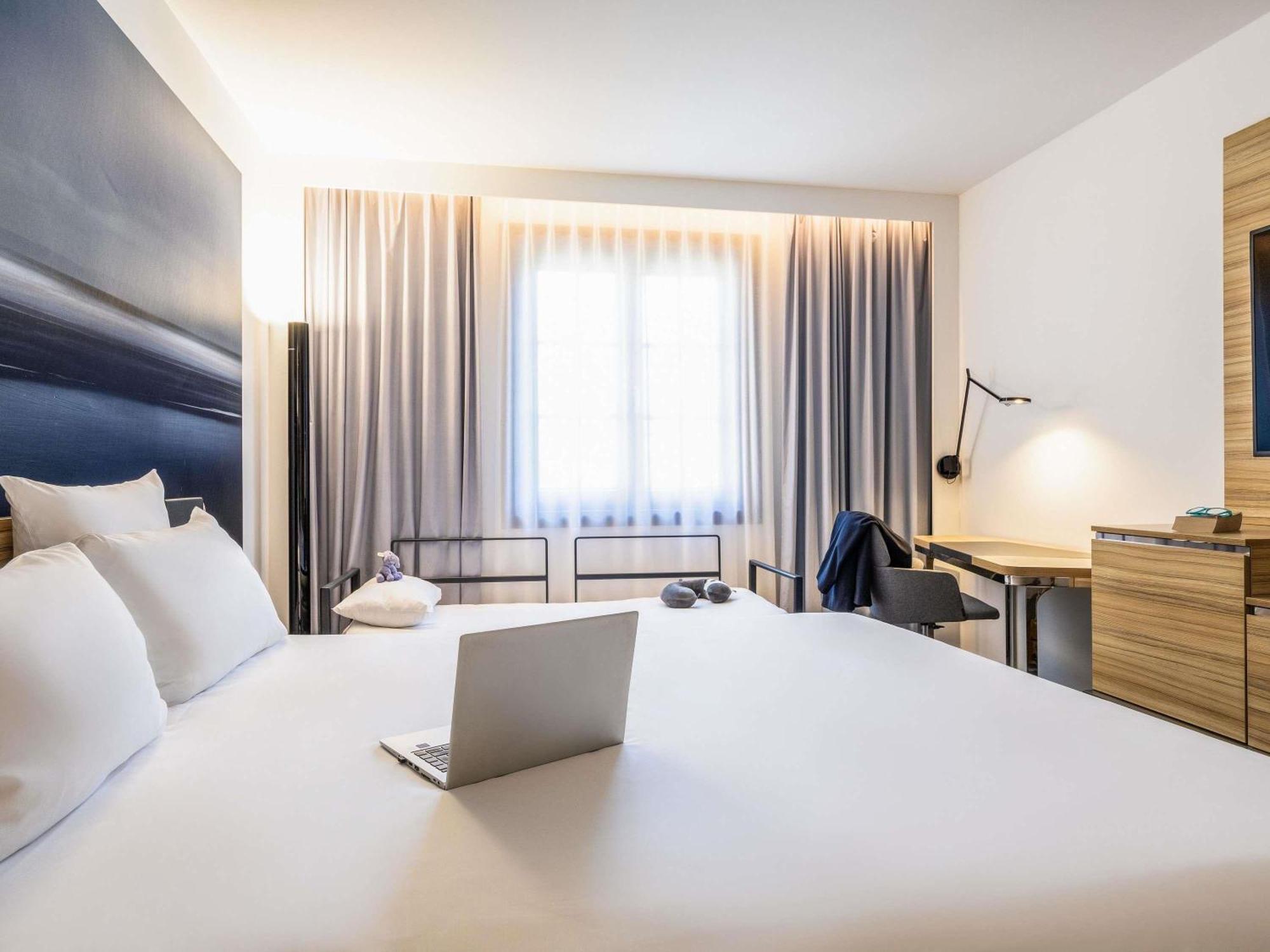Chambre Supérieure avec 1 Lit Double et Canapé